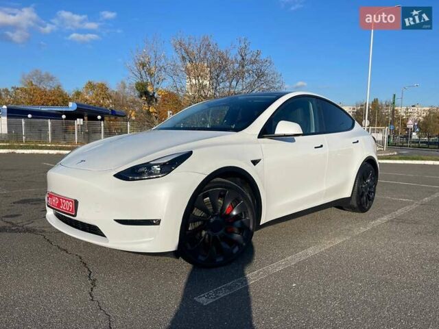 Белый Тесла Model Y, объемом двигателя 0 л и пробегом 39 тыс. км за 32500 $, фото 1 на Automoto.ua