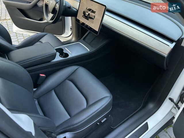 Тесла Model Y 2022 у Львові на Automoto.ua Білий Тесла Model Y, об'ємом двигуна 0 л та пробігом 220 тис. км за 21000 $, фото 14 на Automoto.ua