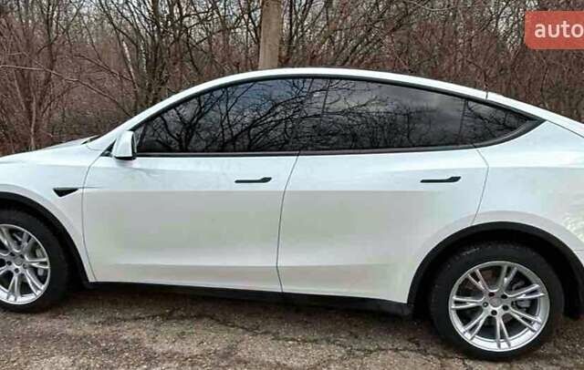 Белый Тесла Model Y, объемом двигателя 0 л и пробегом 51 тыс. км за 38300 $, фото 3 на Automoto.ua