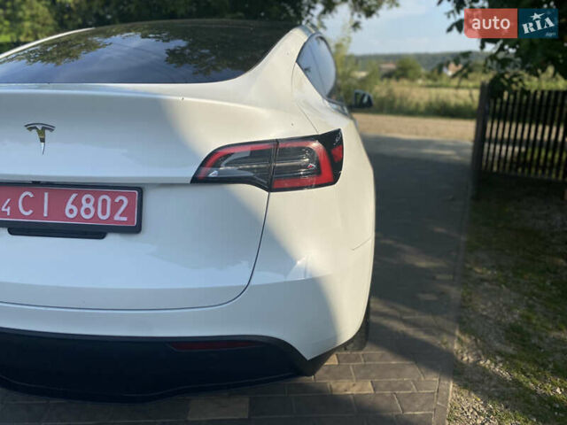 Белый Тесла Model Y, объемом двигателя 0 л и пробегом 58 тыс. км за 24000 $, фото 31 на Automoto.ua
