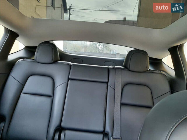 Білий Тесла Model Y, об'ємом двигуна 0 л та пробігом 27 тис. км за 28000 $, фото 10 на Automoto.ua