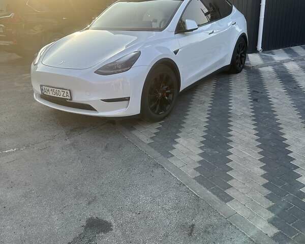 Тесла Model Y 2022 у Києві на Automoto.ua Білий Тесла Model Y, об'ємом двигуна 0 л та пробігом 25 тис. км за 35500 $, фото 2 на Automoto.ua