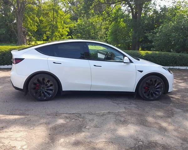Белый Тесла Model Y, объемом двигателя 0 л и пробегом 7 тыс. км за 33500 $, фото 2 на Automoto.ua