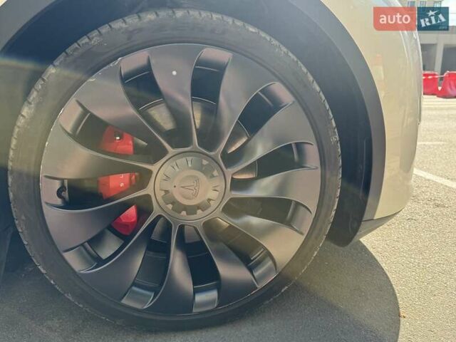 Белый Тесла Model Y, объемом двигателя 0 л и пробегом 5 тыс. км за 45600 $, фото 7 на Automoto.ua
