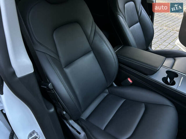 Тесла Model Y 2022 у Львові на Automoto.ua Білий Тесла Model Y, об'ємом двигуна 0 л та пробігом 220 тис. км за 21000 $, фото 17 на Automoto.ua