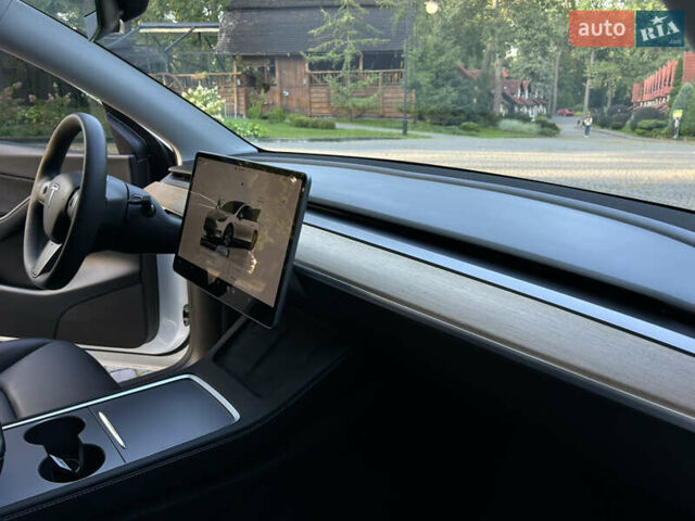 Тесла Model Y 2022 у Львові на Automoto.ua Білий Тесла Model Y, об'ємом двигуна 0 л та пробігом 220 тис. км за 21000 $, фото 15 на Automoto.ua
