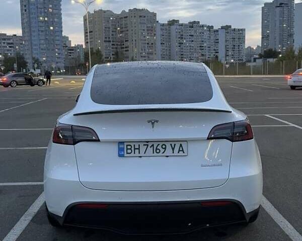 Тесла Model Y 2022 в Киеве на Automoto.ua Белый Тесла Model Y, объемом двигателя 0 л и пробегом 65 тыс. км за 28000 $, фото 4 на Automoto.ua