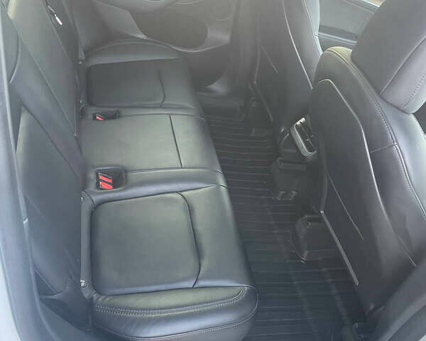 Білий Тесла Model Y, об'ємом двигуна 0 л та пробігом 60 тис. км за 24900 $, фото 23 на Automoto.ua