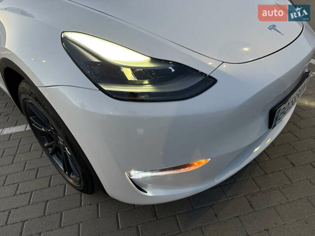 Белый Тесла Model Y, объемом двигателя 0 л и пробегом 81 тыс. км за 25900 $, фото 35 на Automoto.ua