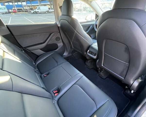 Белый Тесла Model Y, объемом двигателя 0 л и пробегом 39 тыс. км за 32500 $, фото 15 на Automoto.ua