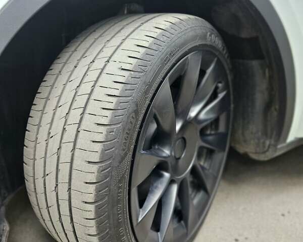 Білий Тесла Model Y, об'ємом двигуна 0 л та пробігом 20 тис. км за 35000 $, фото 13 на Automoto.ua