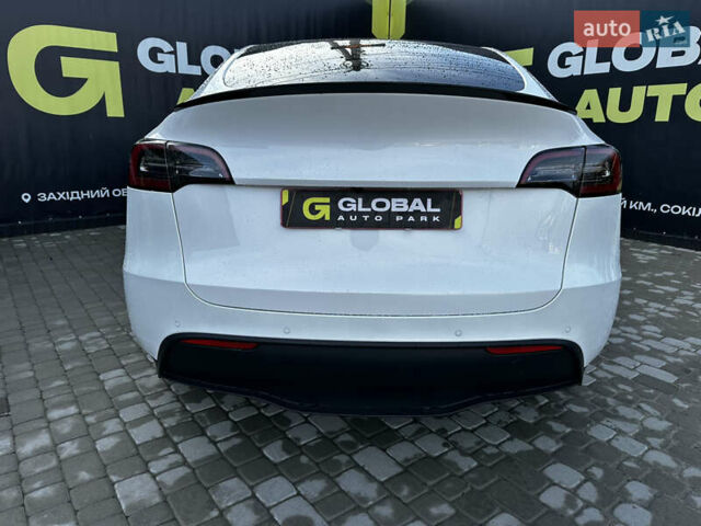 Белый Тесла Model Y, объемом двигателя 0 л и пробегом 61 тыс. км за 24700 $, фото 8 на Automoto.ua