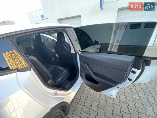 Білий Тесла Model Y, об'ємом двигуна 0 л та пробігом 167 тис. км за 24999 $, фото 14 на Automoto.ua
