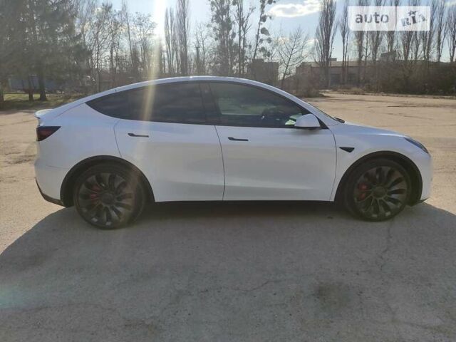 Білий Тесла Model Y, об'ємом двигуна 0 л та пробігом 2 тис. км за 41500 $, фото 2 на Automoto.ua