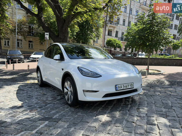 Белый Тесла Model Y, объемом двигателя 0 л и пробегом 8 тыс. км за 31000 $, фото 2 на Automoto.ua