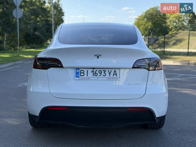 Белый Тесла Model Y, объемом двигателя 0 л и пробегом 12 тыс. км за 26500 $, фото 5 на Automoto.ua
