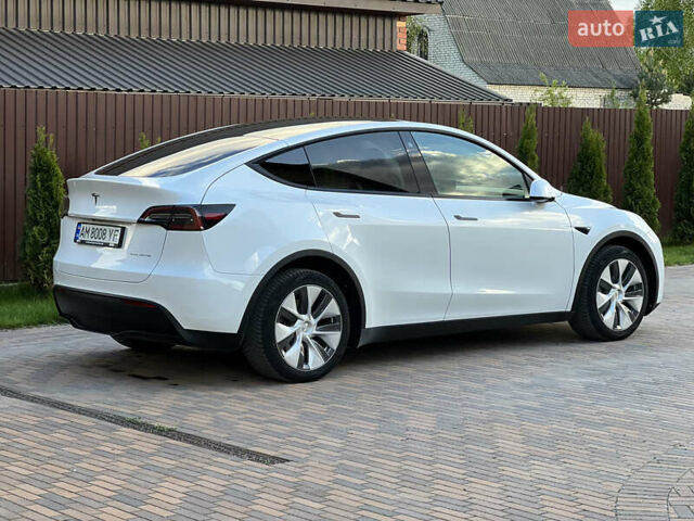 Белый Тесла Model Y, объемом двигателя 0 л и пробегом 25 тыс. км за 31500 $, фото 2 на Automoto.ua