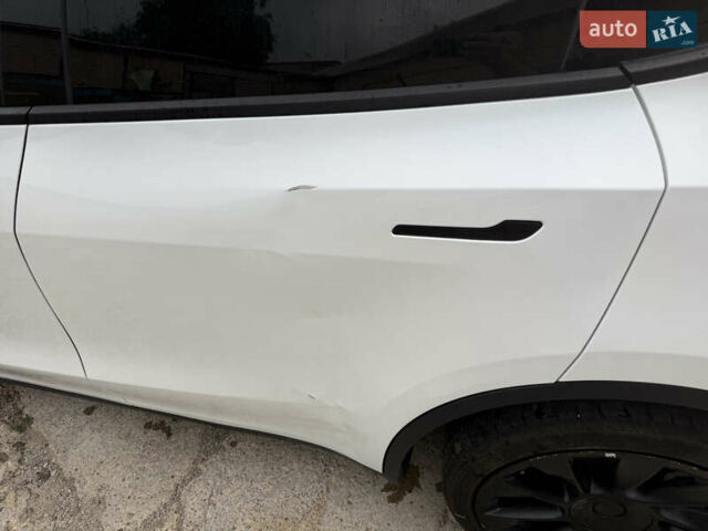 Белый Тесла Model Y, объемом двигателя 0 л и пробегом 36 тыс. км за 15500 $, фото 25 на Automoto.ua