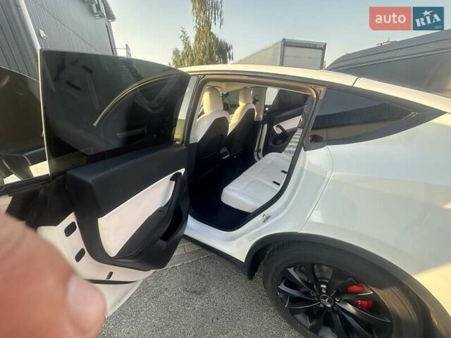 Тесла Model Y 2022 у Києві на Automoto.ua Білий Тесла Model Y, об'ємом двигуна 0 л та пробігом 25 тис. км за 35500 $, фото 22 на Automoto.ua