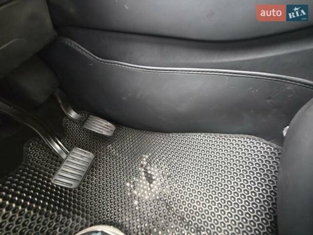 Белый Тесла Model Y, объемом двигателя 0 л и пробегом 38 тыс. км за 28000 $, фото 43 на Automoto.ua