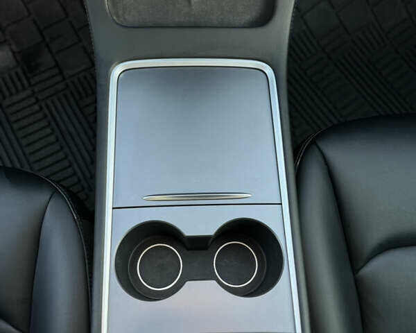 Белый Тесла Model Y, объемом двигателя 0 л и пробегом 94 тыс. км за 24500 $, фото 22 на Automoto.ua