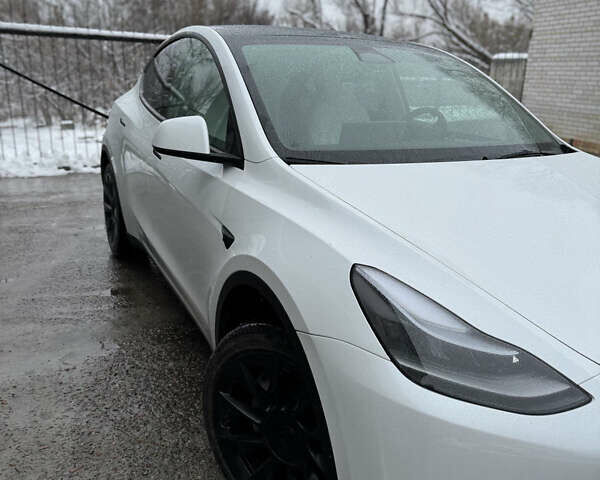 Белый Тесла Model Y, объемом двигателя 0 л и пробегом 4 тыс. км за 33000 $, фото 13 на Automoto.ua