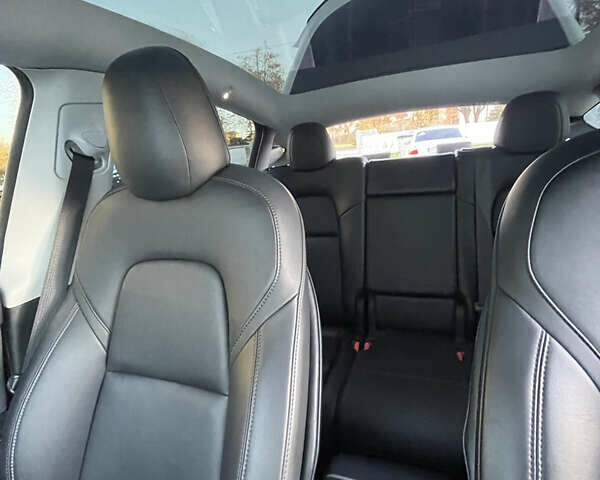 Білий Тесла Model Y, об'ємом двигуна 0 л та пробігом 167 тис. км за 24999 $, фото 13 на Automoto.ua