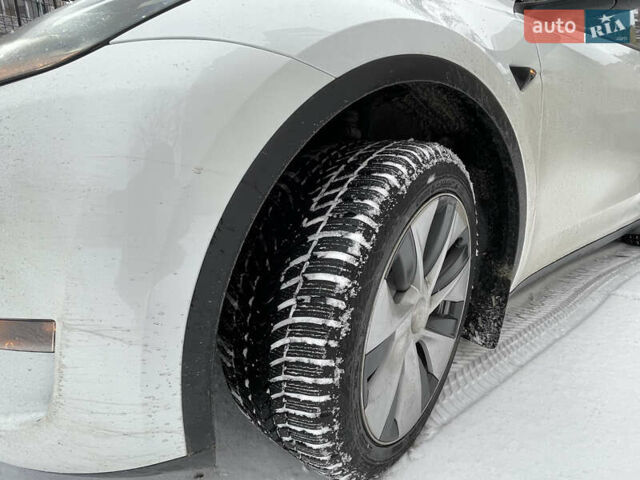 Белый Тесла Model Y, объемом двигателя 0 л и пробегом 12 тыс. км за 33000 $, фото 1 на Automoto.ua