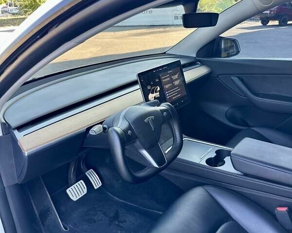 Белый Тесла Model Y, объемом двигателя 0 л и пробегом 39 тыс. км за 28799 $, фото 12 на Automoto.ua