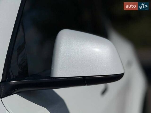 Білий Тесла Model Y, об'ємом двигуна 0 л та пробігом 56 тис. км за 26000 $, фото 14 на Automoto.ua