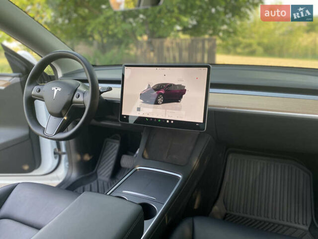 Белый Тесла Model Y, объемом двигателя 0 л и пробегом 58 тыс. км за 24000 $, фото 80 на Automoto.ua