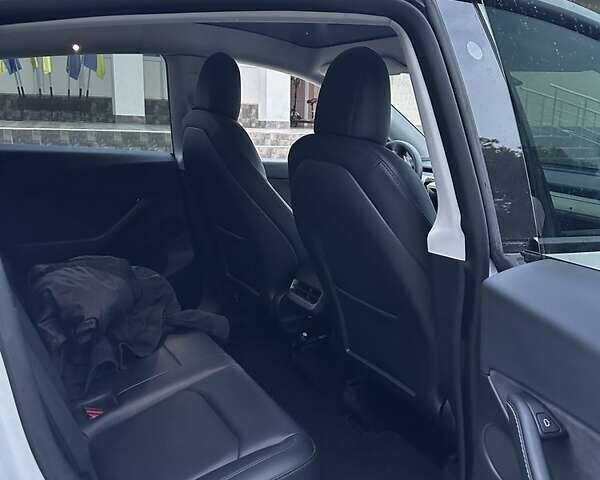 Тесла Model Y 2022 в Одессе на Automoto.ua Белый Тесла Model Y, объемом двигателя 0 л и пробегом 42 тыс. км за 28200 $, фото 8 на Automoto.ua