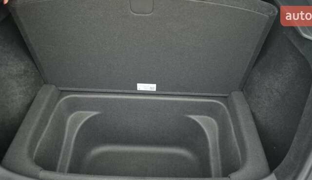 Белый Тесла Model Y, объемом двигателя 0 л и пробегом 27 тыс. км за 29000 $, фото 23 на Automoto.ua