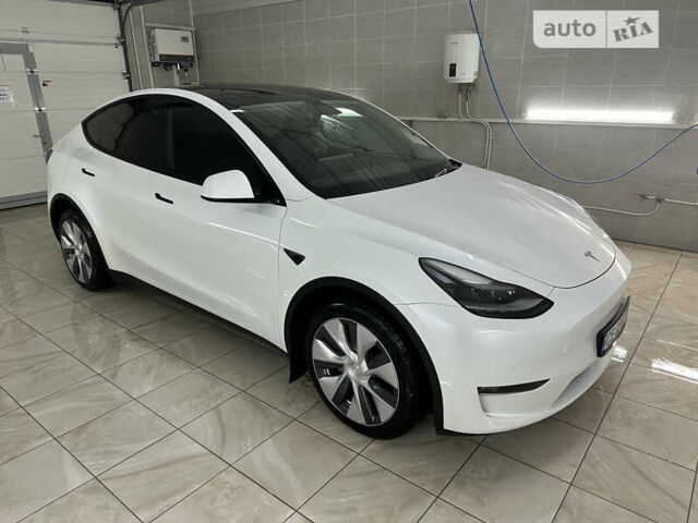 Белый Тесла Model Y, объемом двигателя 0 л и пробегом 21 тыс. км за 39900 $, фото 8 на Automoto.ua