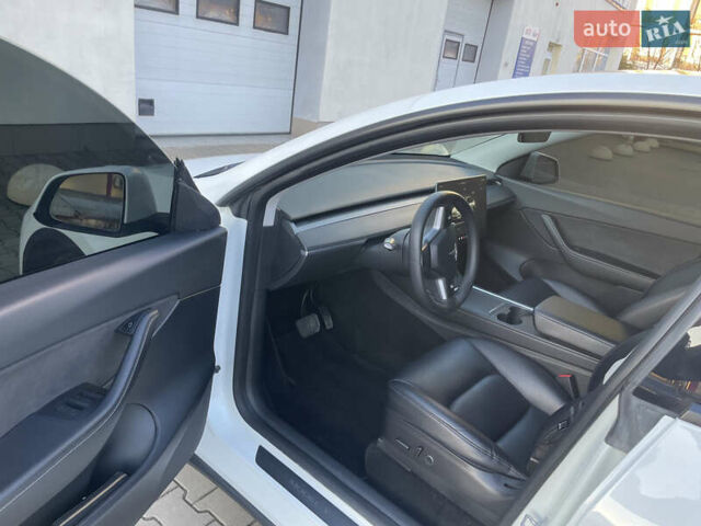 Білий Тесла Model Y, об'ємом двигуна 0 л та пробігом 167 тис. км за 24999 $, фото 9 на Automoto.ua