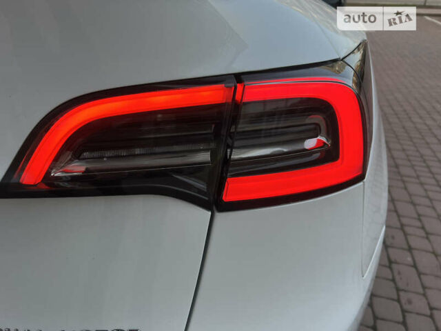 Белый Тесла Model Y, объемом двигателя 0 л и пробегом 21 тыс. км за 34999 $, фото 12 на Automoto.ua