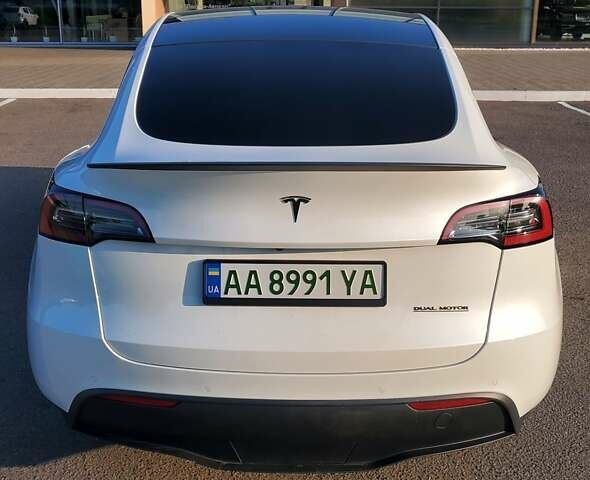 Белый Тесла Model Y, объемом двигателя 0 л и пробегом 19 тыс. км за 29999 $, фото 5 на Automoto.ua
