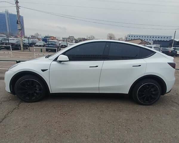 Белый Тесла Model Y, объемом двигателя 0 л и пробегом 54 тыс. км за 30000 $, фото 7 на Automoto.ua