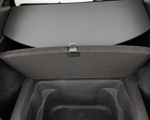 Белый Тесла Model Y, объемом двигателя 0 л и пробегом 52 тыс. км за 29000 $, фото 15 на Automoto.ua