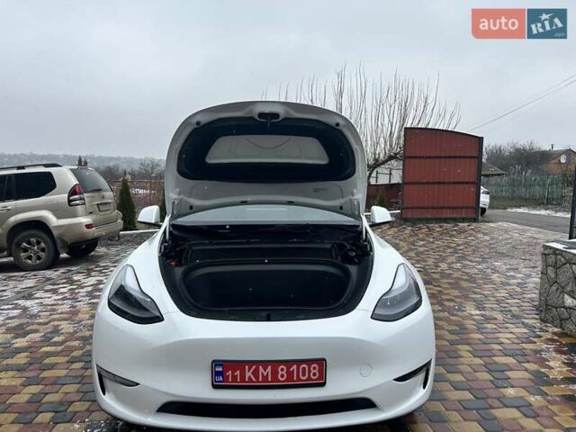 Белый Тесла Model Y, объемом двигателя 0 л и пробегом 94 тыс. км за 29999 $, фото 29 на Automoto.ua
