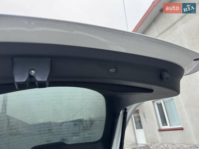 Белый Тесла Model Y, объемом двигателя 0 л и пробегом 29 тыс. км за 21700 $, фото 29 на Automoto.ua