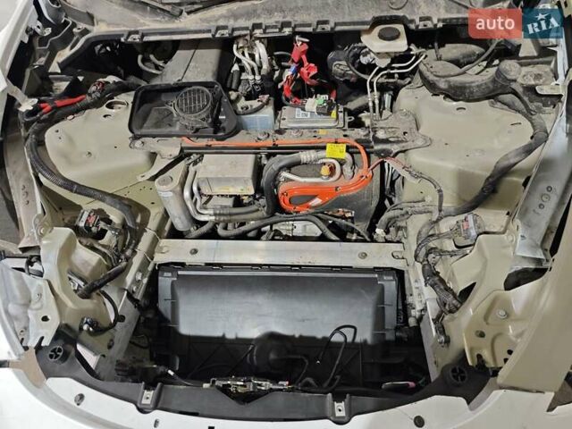 Белый Тесла Model Y, объемом двигателя 0 л и пробегом 38 тыс. км за 28000 $, фото 52 на Automoto.ua