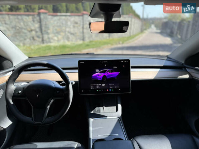 Белый Тесла Model Y, объемом двигателя 0 л и пробегом 67 тыс. км за 23999 $, фото 23 на Automoto.ua