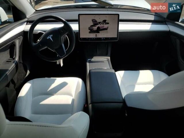 Белый Тесла Model Y, объемом двигателя 0 л и пробегом 37 тыс. км за 11000 $, фото 7 на Automoto.ua
