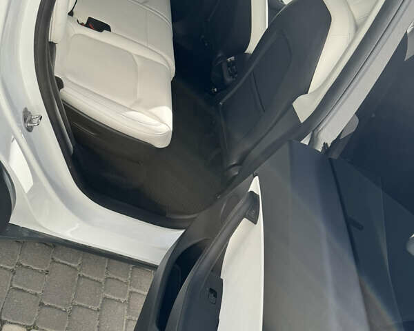 Белый Тесла Model Y, объемом двигателя 0 л и пробегом 95 тыс. км за 25500 $, фото 9 на Automoto.ua