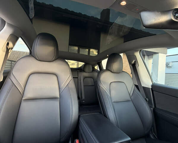 Білий Тесла Model Y, об'ємом двигуна 0 л та пробігом 52 тис. км за 26000 $, фото 14 на Automoto.ua