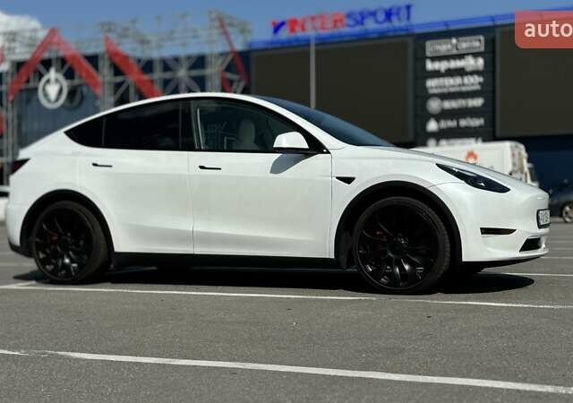 Тесла Model Y 2022 в Киеве на Automoto.ua Белый Тесла Model Y, объемом двигателя 0 л и пробегом 28 тыс. км за 26000 $, фото 4 на Automoto.ua
