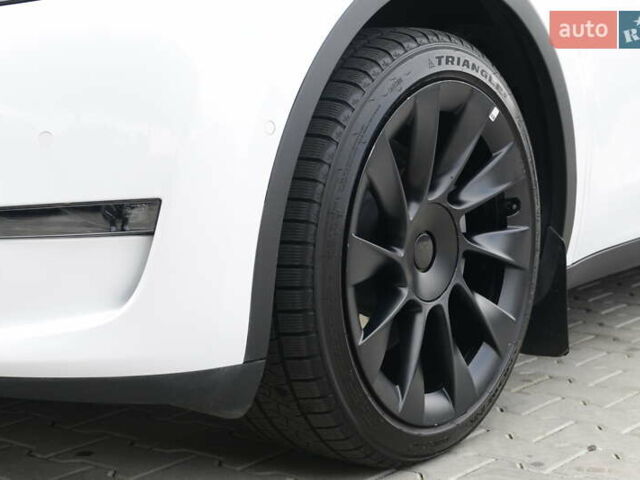 Тесла Model Y 2022 у Мукачеве на Automoto.ua Білий Тесла Model Y, об'ємом двигуна 0 л та пробігом 17 тис. км за 46500 $, фото 15 на Automoto.ua