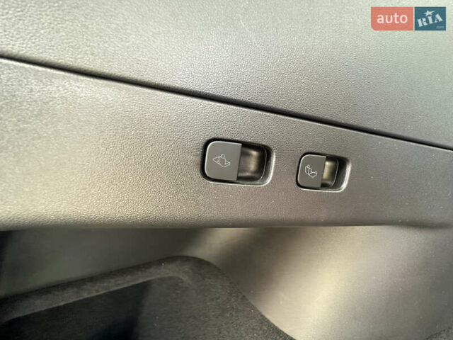 Білий Тесла Model Y, об'ємом двигуна 0 л та пробігом 5 тис. км за 25333 $, фото 9 на Automoto.ua