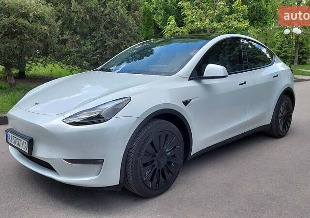 Белый Тесла Model Y, объемом двигателя 0 л и пробегом 12 тыс. км за 39700 $, фото 4 на Automoto.ua